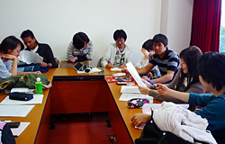 写真:チューター活動