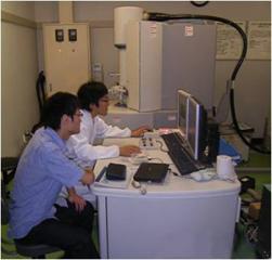 ナノ構造を観察するためには走査型透過電子顕微鏡(STEM等)の最先端電子顕微鏡操作が欠かせない
