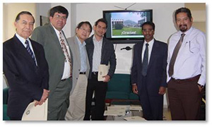 メキシコ最高峰の大学院大学CINVESTAVと信州大学間の国際交流協定締結(左からCINVESTAVパラシオ学長、コエロ教授、田中教授)