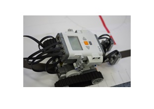 ライントレーシングロボットの安全性検証