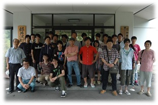 冨田研では齊藤研(信州大学)や椎名研(千葉大)と合同で夏合宿を行います。普段の研究成果を発表する1つの機会です。