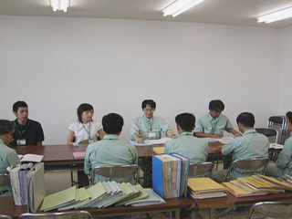 実社会での実践をとおして学ぶ