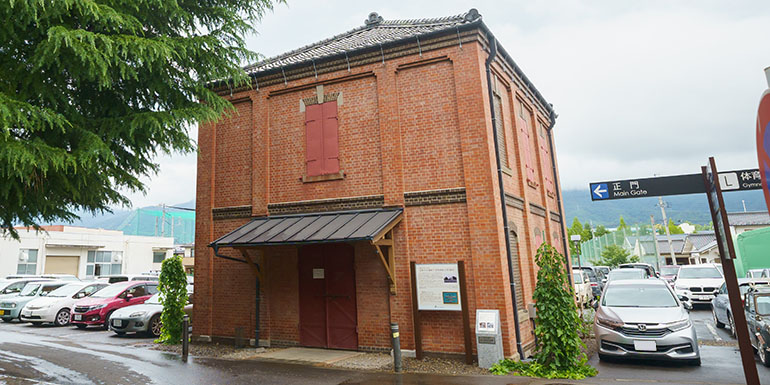 繊維学部資料館