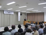 松本和也講師による講演会には大勢の一般市民が参加