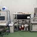 Volumetric cryogenic gas adsorption apparatus