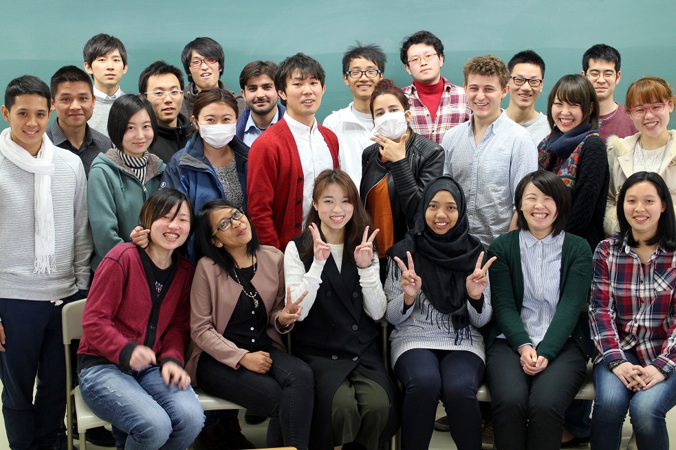 http://www.shinshu-u.ac.jp/project/leading/images/FY2016students.jpg