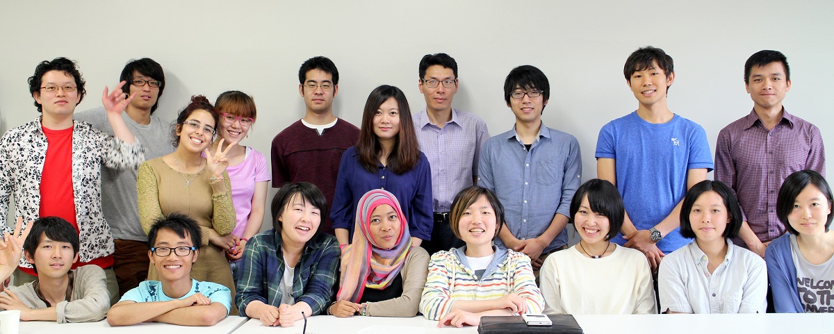 http://www.shinshu-u.ac.jp/project/leading/report/images/Prof.Gong4.JPG