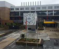 Deakin Univ.png