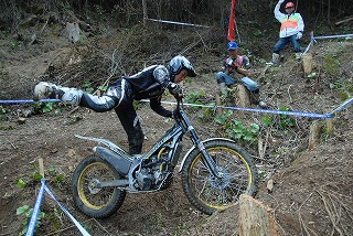 レース中の斎藤晶夫さん