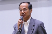 上原卓氏