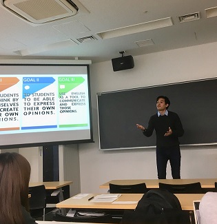 発表するRodriguezさん