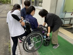 令和6年度前期車いす移動介助講習会を開催しました!