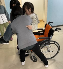 令和7年度車いす移動介助講習会【避難訓練編】を開催しました!