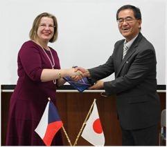Courtesy Visit by Czech Ambassador to Faculty of Textile Sci.jpg