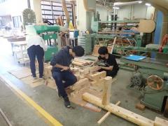 H30年度木材工学演習：ノミを用いた接合部分の加工作業