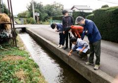 東山山麓の用水路の見学（10月4日）