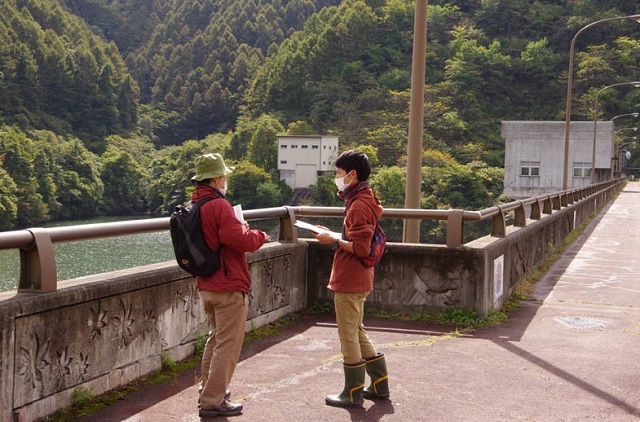 写真4　箕輪ダムの見学.jpg