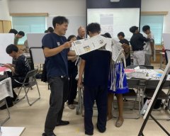 新聞紙で衣装作成
