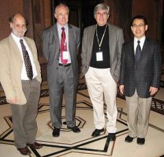 左から、ロンドン大学 Stern教授、カルディフ大学 Evans 学長、国際鳥類内分泌学会元会長 Etches 博士、鏡味教授