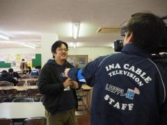 取材を受ける松島憲一准教授