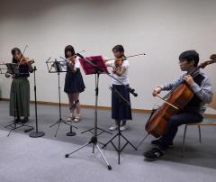 信州大学交響楽団による演奏が行われました