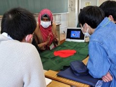 インタビューを受ける留学生①