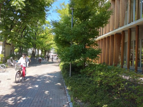 20220802　中央図書館前.JPG
