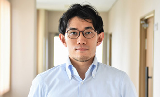 横濱　和弥
