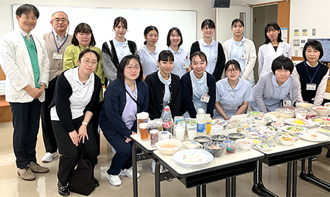 生活習慣病予防外来のスタッフと看護学生