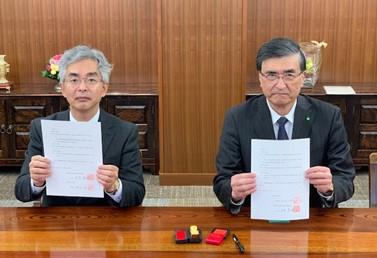 松医会より海外留学奨学金の寄附を頂きました