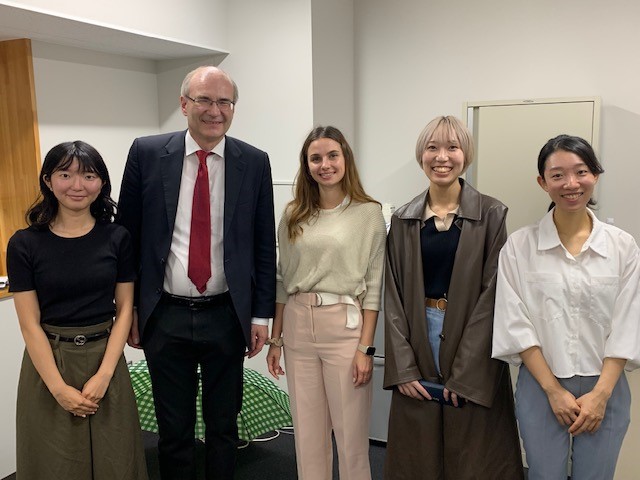 昨年度、TUDへ留学した医学生とともに