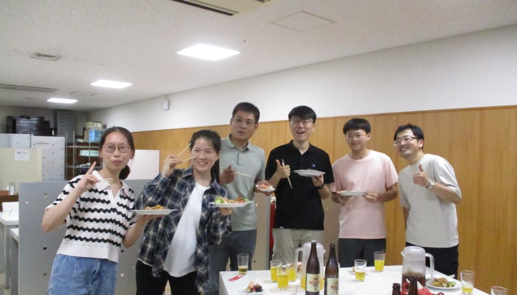 立食パーティーの様子