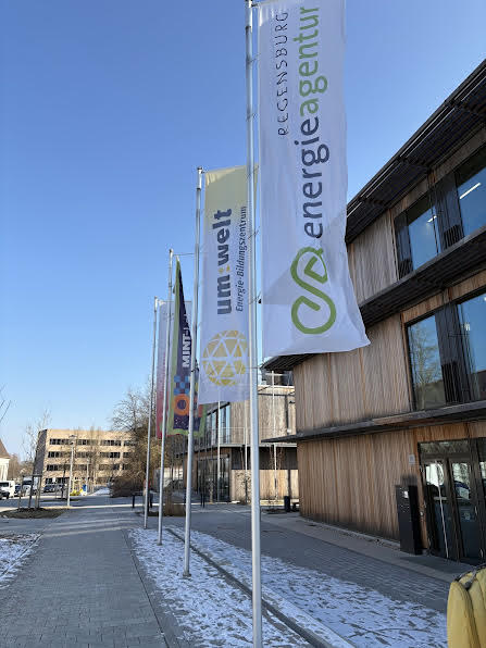 【写真1: Umwelt Energie Bildungsyentrum】 レーゲンスブルク大学近くの住宅地にあります。 エネルギーに関する施設で、ゲーム感覚で学ぶことができます。授業で使われることもあるそうです。