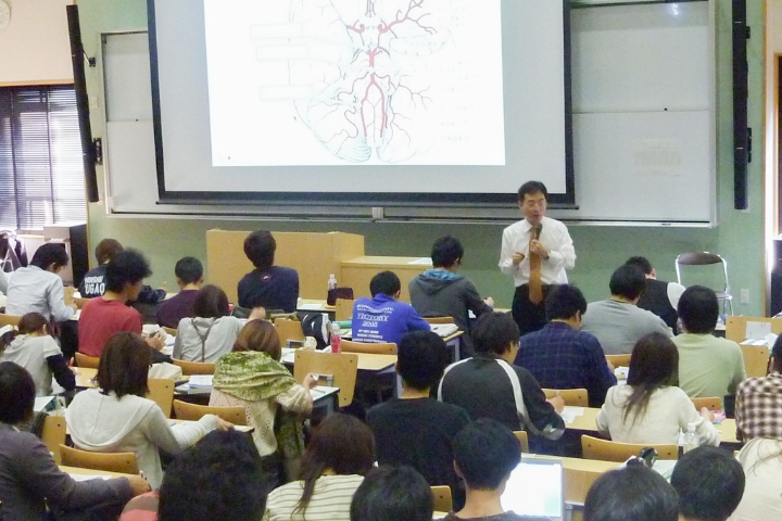 ユニット講義で医学の知識をどんどん身につける