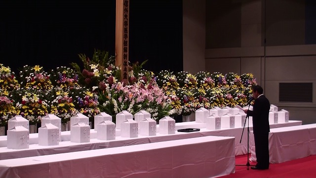 平成21年度信州大学医学部合同慰霊祭が挙行されました。