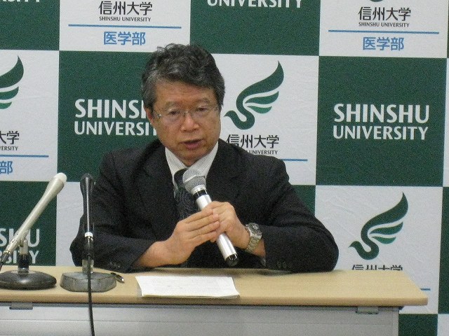 今後の抱負を語る本郷教授