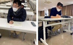 医学科1年生は、主に第二実習室で授業を受けている。建物が古く（築49年）、冬は足元が寒いので、足を伸び縮みさせながら授業を受けている（左）。コートを脱ぐくらいに室温が上がっても、足元は依然として寒い（右）。