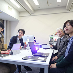 学生ミーティングの様子 