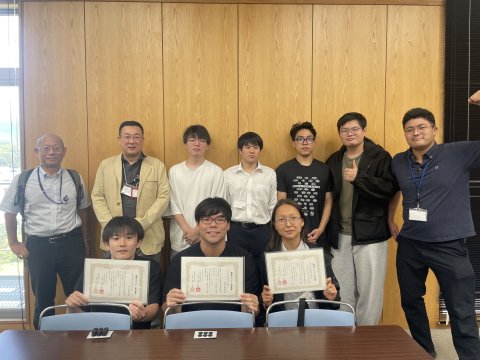 江田　朋矢さん（D2）、橋詰　和徹さん（M1）、ODBAYAR NOMIN ERDENEさん（M1）が2026年度電気化学東海支部・九州支部合同シンポジウムにて優秀ポスター発表賞を受賞