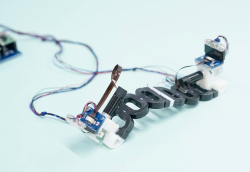 繊維やゴム状の柔軟素材を駆使し、生物のようにしぶとく動くロボットを創る
