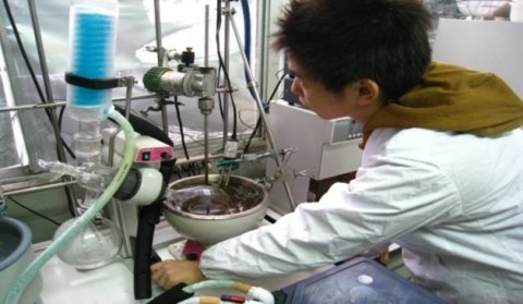 より安全に、より快適に。わたし達の暮らしを支える高機能繊維を作る