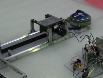 メカニズムをベースとしたロボット研究　「ひと・⽣物」のスキルをロボットに