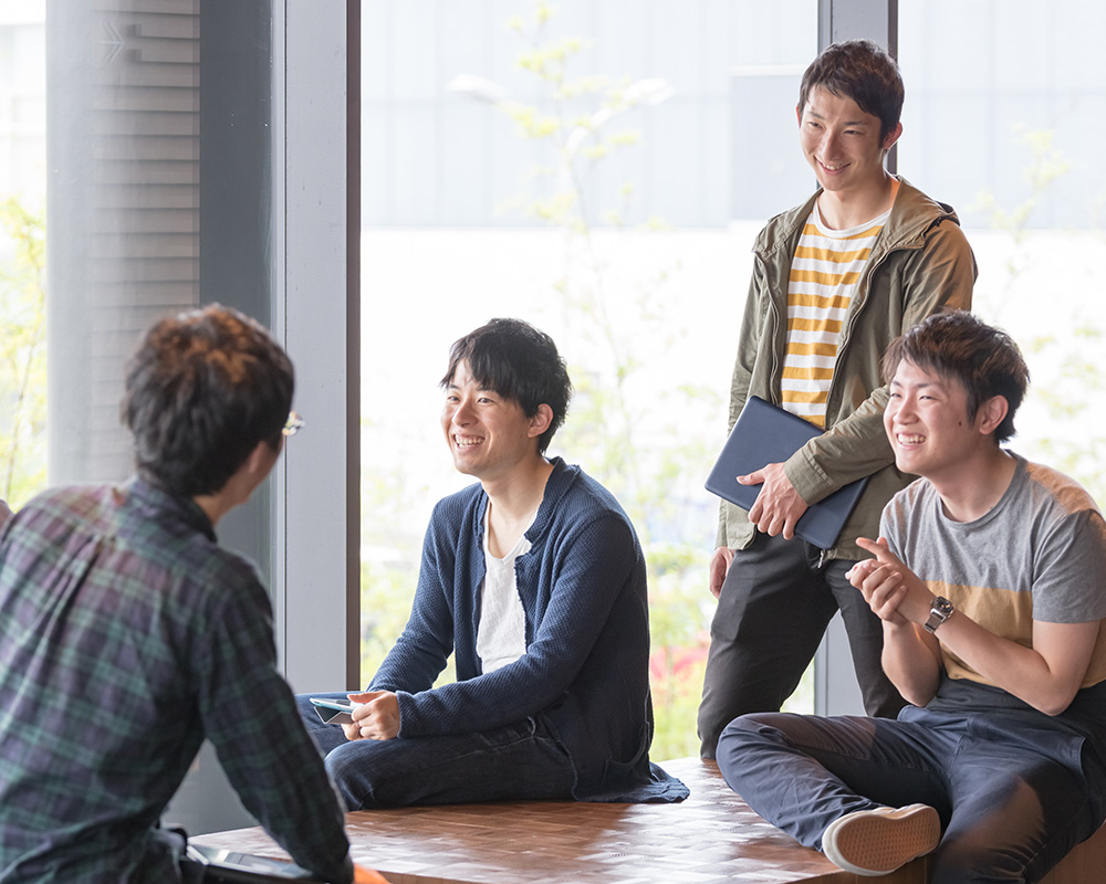 大学院進学を考えるあなたへ。未来へ続く学びを、修士課程で。