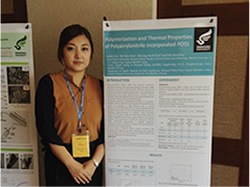 2013年に沖縄で開催された「工学応用科学に関する国際会議2013」で発表した学生