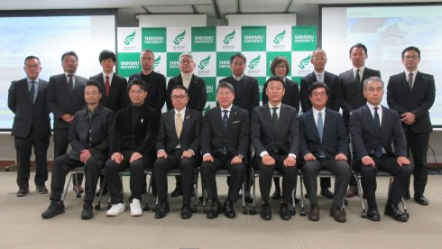 12　IMG_4151記念撮影 企業代表者 RF 関係者の皆様① (1).JPG