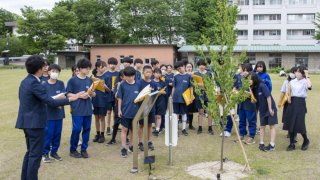 施設見学（中央広場）.jpg